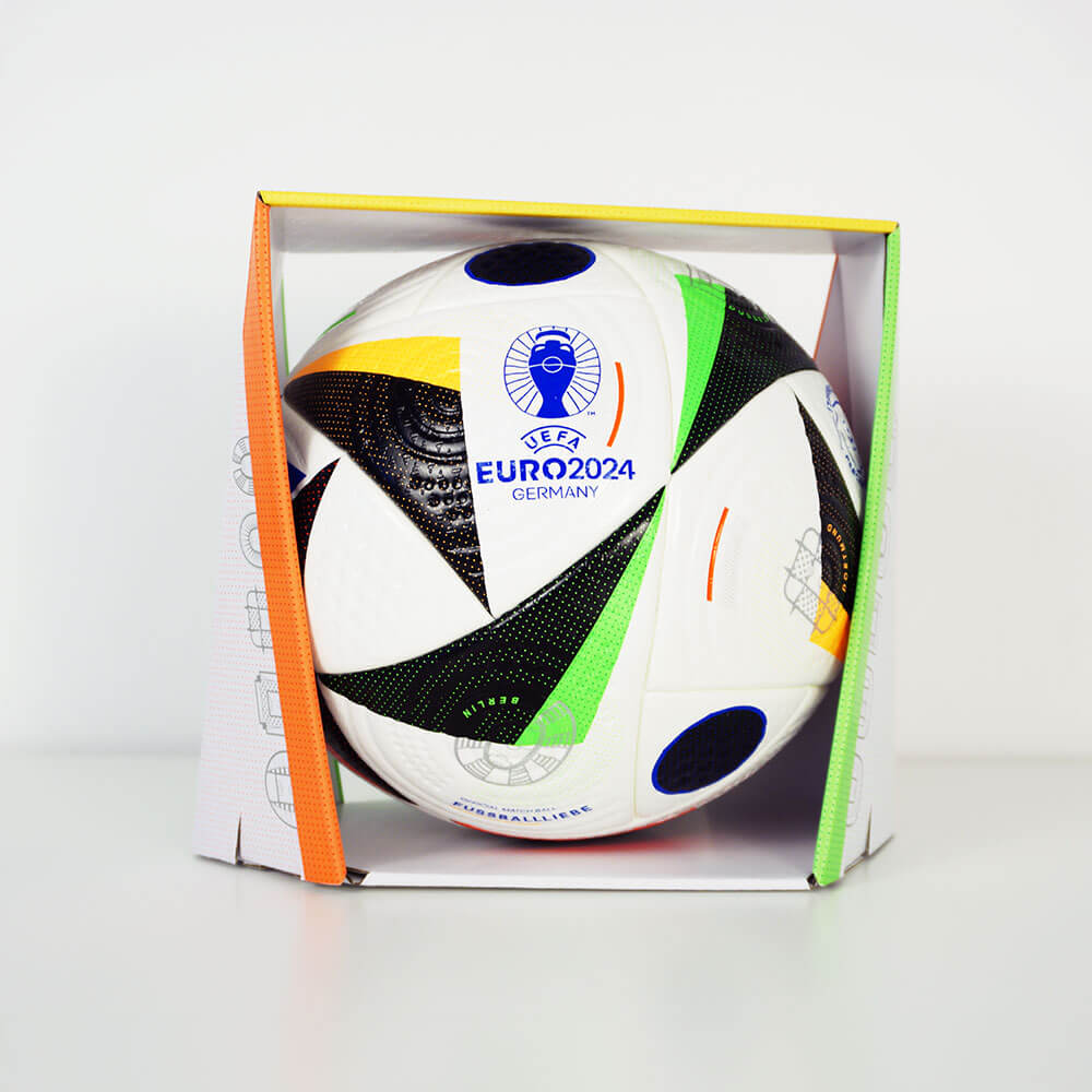 je ein Adidas Fussballliebe Pro Spielball EM 2024